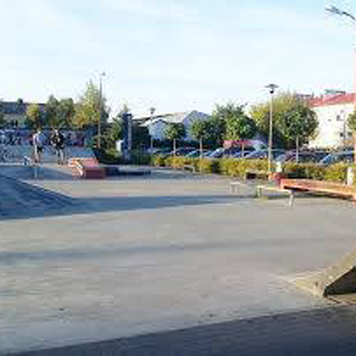 miejsce do nauki jazdy na rolkach Nowa Iwiczna Skatepark
